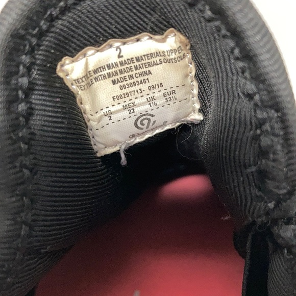 Cushion Fit Sneakers - Picture 5 of 8